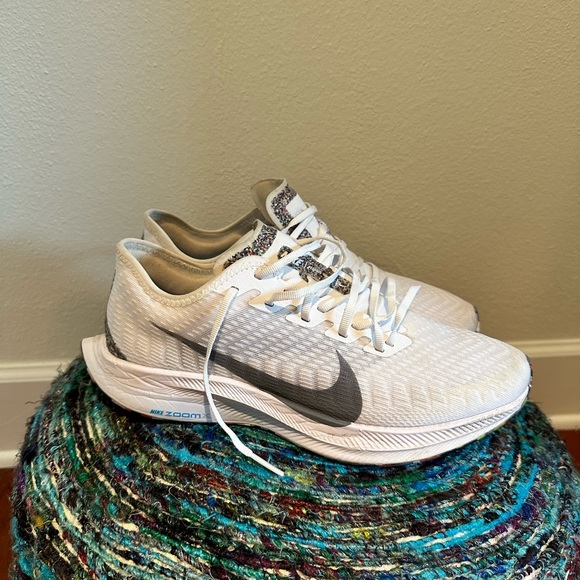 Nike running shoes - Picture 4 of 5